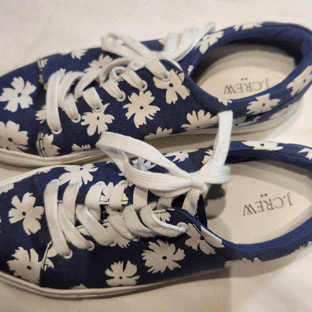 ⭐️J. Crew Navy Sneakers White Floral Design Casual Streetwear Comfort  Size 9.5 - Picture 5 of 5